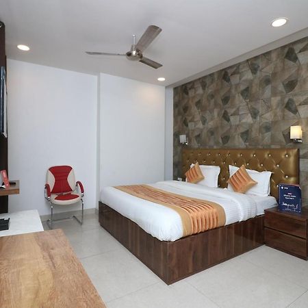 Oyo 9999 Hotel La Wisteria Delhi  Exterior foto