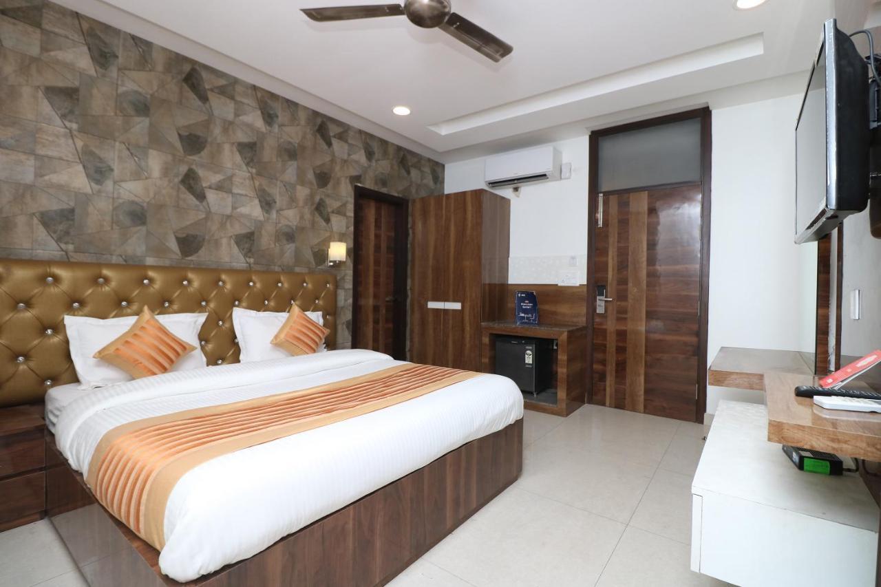 Oyo 9999 Hotel La Wisteria Delhi  Exterior foto